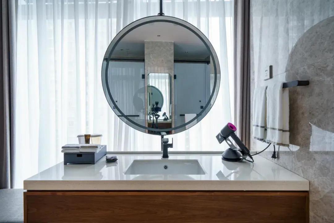 Urcove By Hyatt Futian Cbd Hotel Шънджън Екстериор снимка